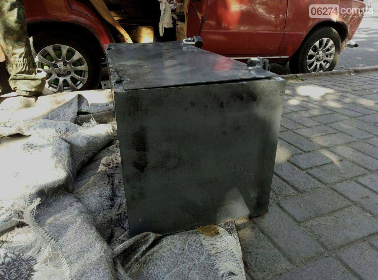В Бахмуте задержана группа квалифицированных квартирных воров, фото-1 В Бахмуте задержана группа квалифицированных квартирных воров, фото-1