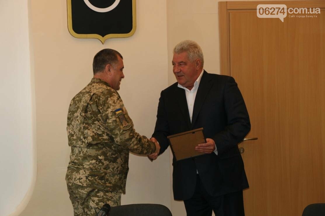 С Днем Защитника Украины военнослужащих поздравил мэр Бахмута, фото-12 С Днем Защитника Украины военнослужащих поздравил мэр Бахмута, фото-12