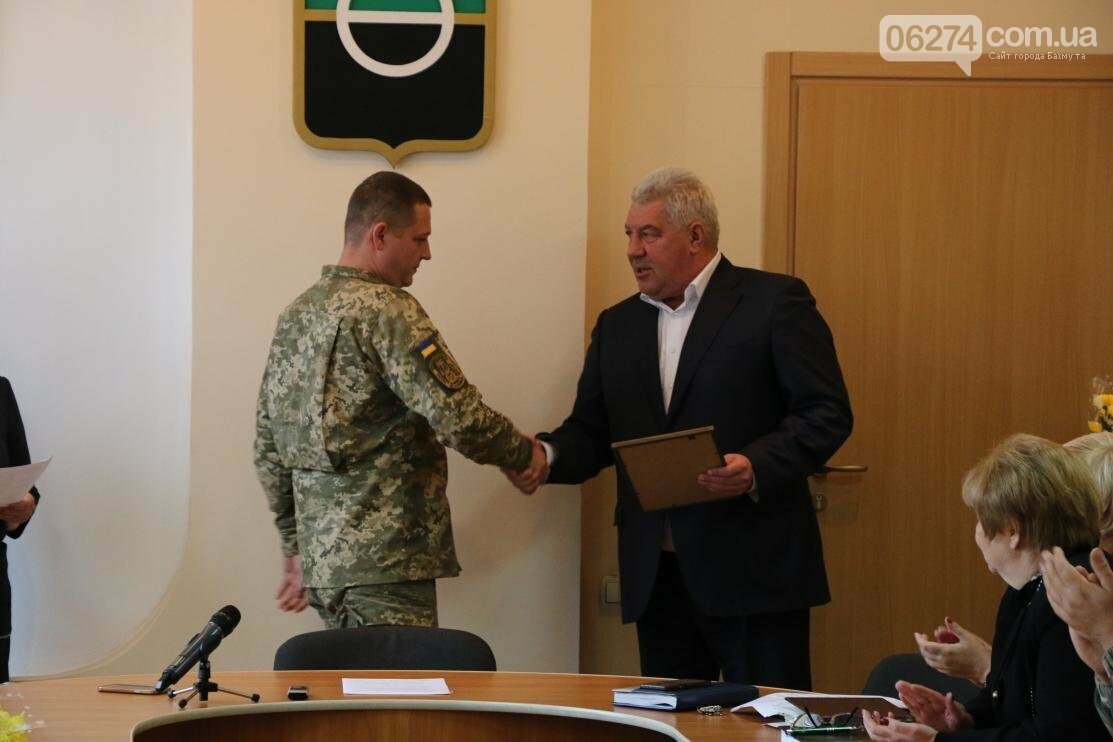 С Днем Защитника Украины военнослужащих поздравил мэр Бахмута, фото-10 С Днем Защитника Украины военнослужащих поздравил мэр Бахмута, фото-10
