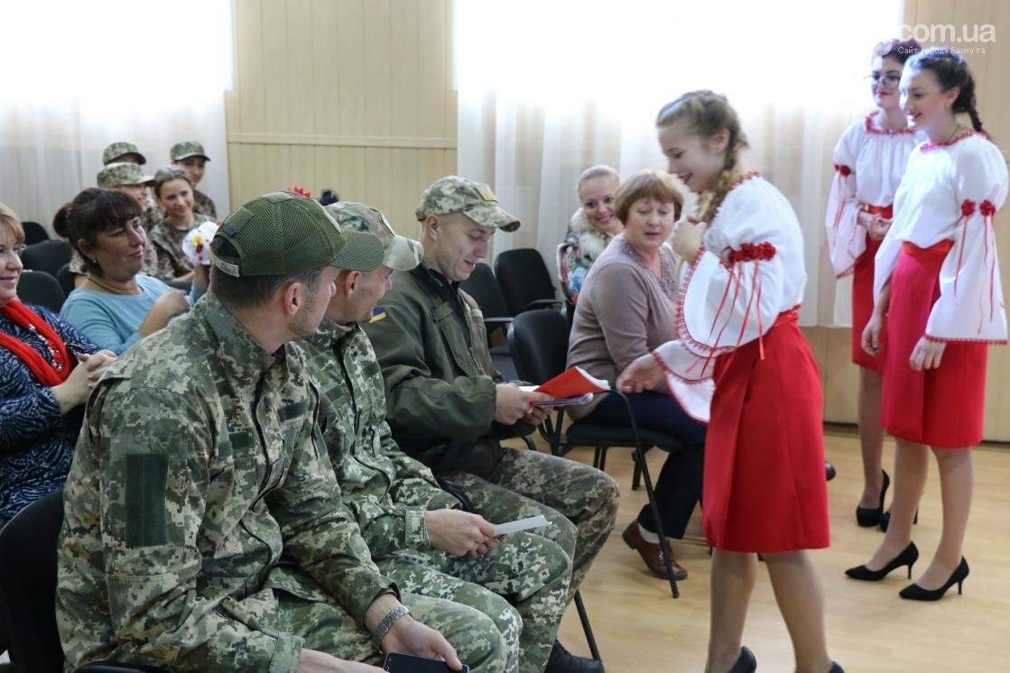 Для защитников Украины школьники города устроили фестиваль..., фото-8 Для защитников Украины школьники города устроили фестиваль украинского творчества, фото-8