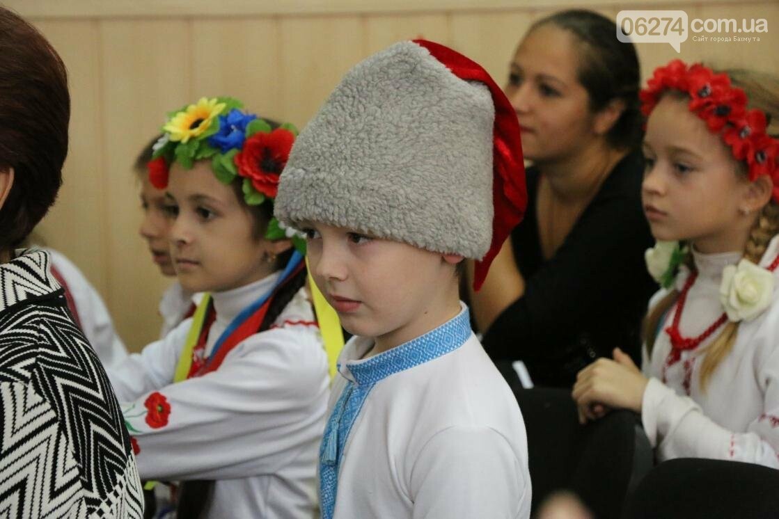 Для защитников Украины школьники города устроили фестиваль..., фото-9 Для защитников Украины школьники города устроили фестиваль украинского творчества, фото-9