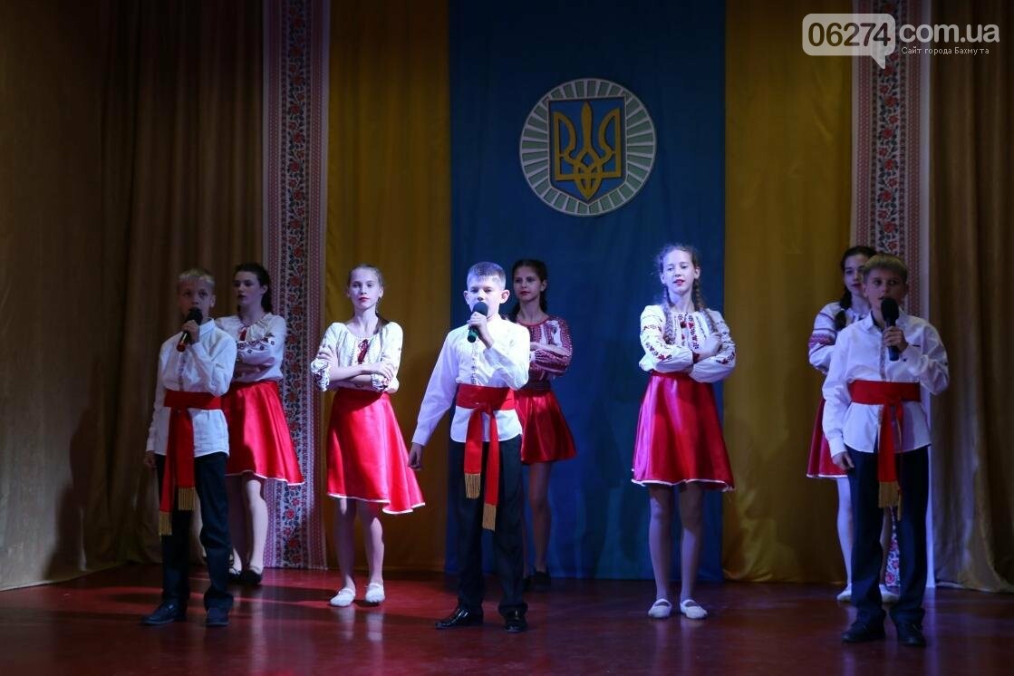 Для защитников Украины школьники города устроили фестиваль..., фото-1 Для защитников Украины школьники города устроили фестиваль украинского творчества, фото-1