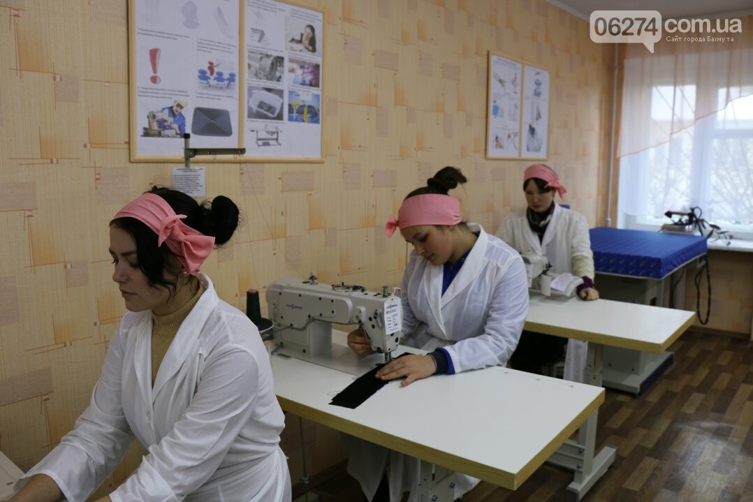 В Бахмуте открылся первый в области центр по подготовке шв..., фото-14 В Бахмуте открылся первый в области центр по подготовке швей, портных и закройщиков, фото-14