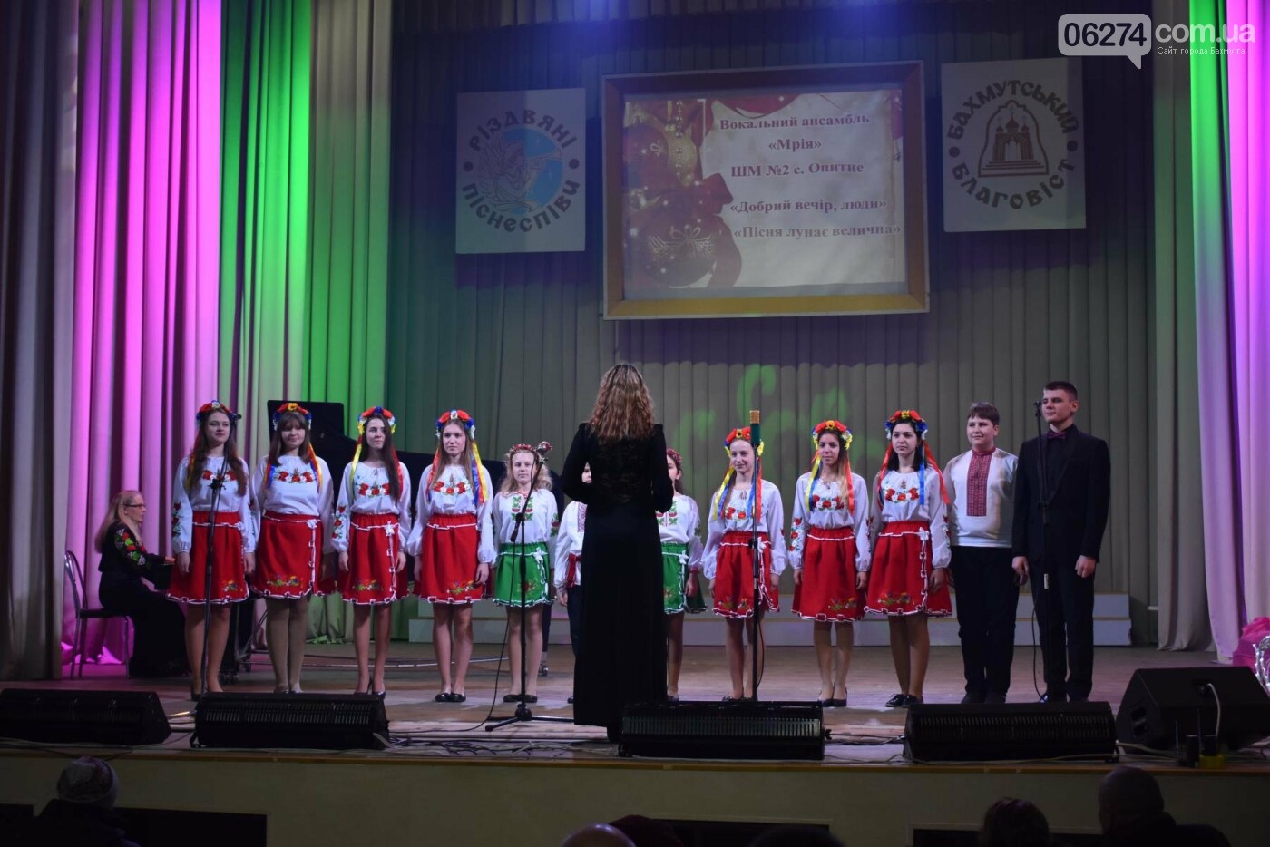 В Бахмуте прошел региональный фестиваль «Рождественские пес..., фото-4 В Бахмуте прошел региональный фестиваль «Рождественские песнопения», фото-4