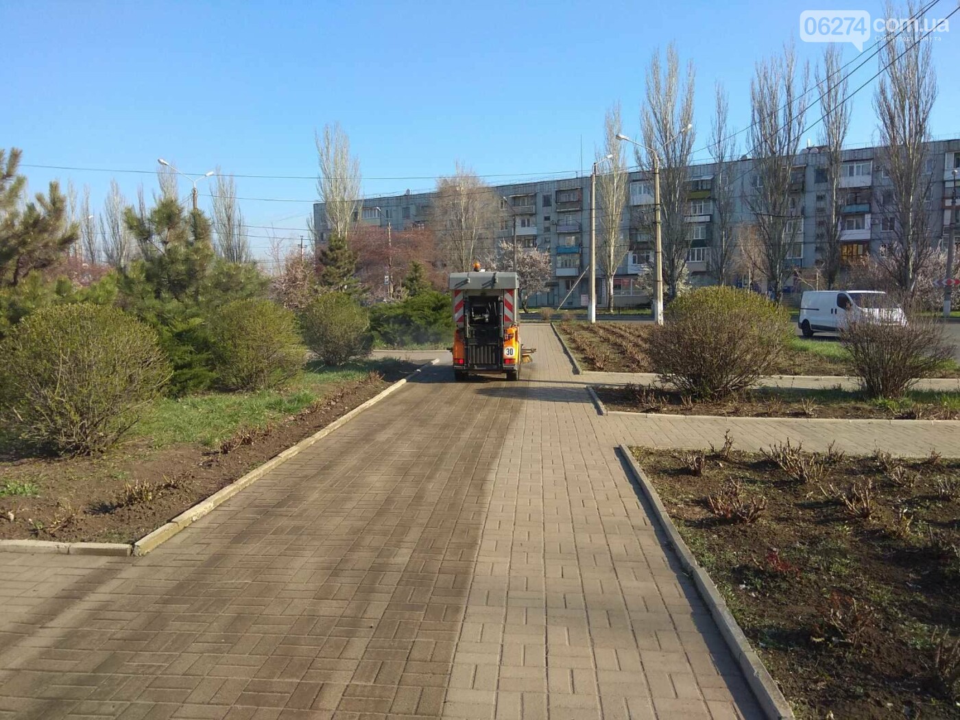В Бахмуте дезинфицируют дороги и тротуары (ФОТО), фото-4 В Бахмуте дезинфицируют дороги и тротуары (ФОТО), фото-4