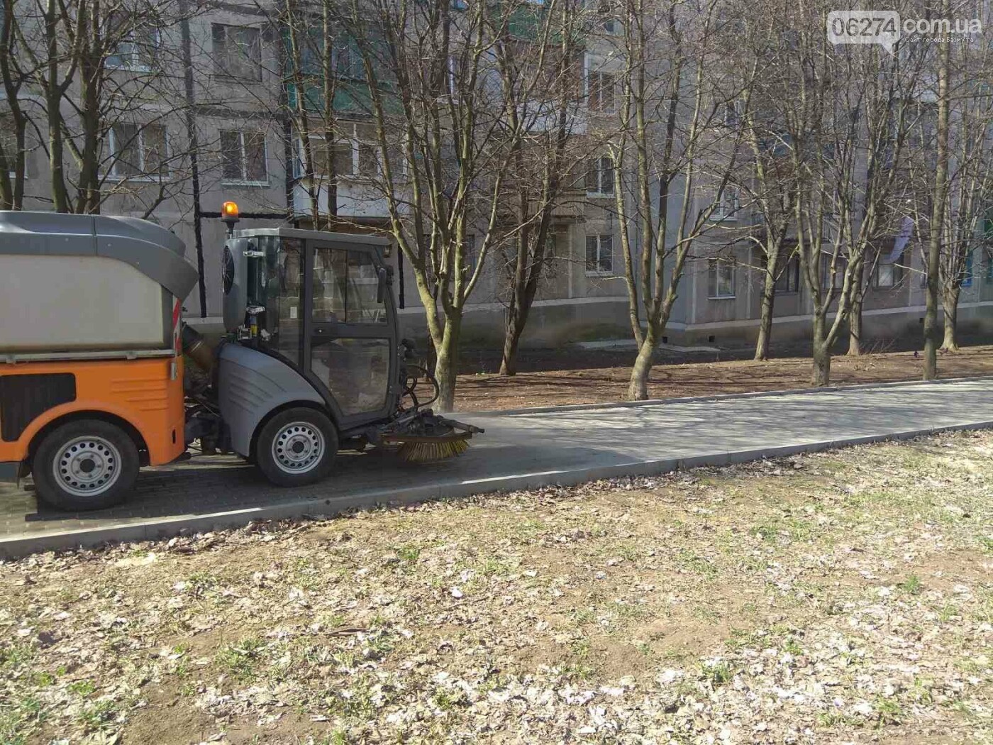В Бахмуте дезинфицируют дороги и тротуары (ФОТО), фото-11 В Бахмуте дезинфицируют дороги и тротуары (ФОТО), фото-11