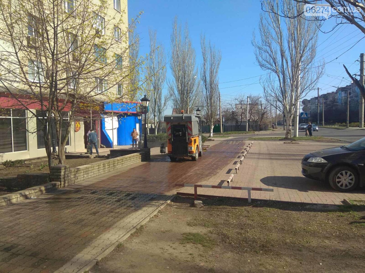 В Бахмуте дезинфицируют дороги и тротуары (ФОТО), фото-15 В Бахмуте дезинфицируют дороги и тротуары (ФОТО), фото-15