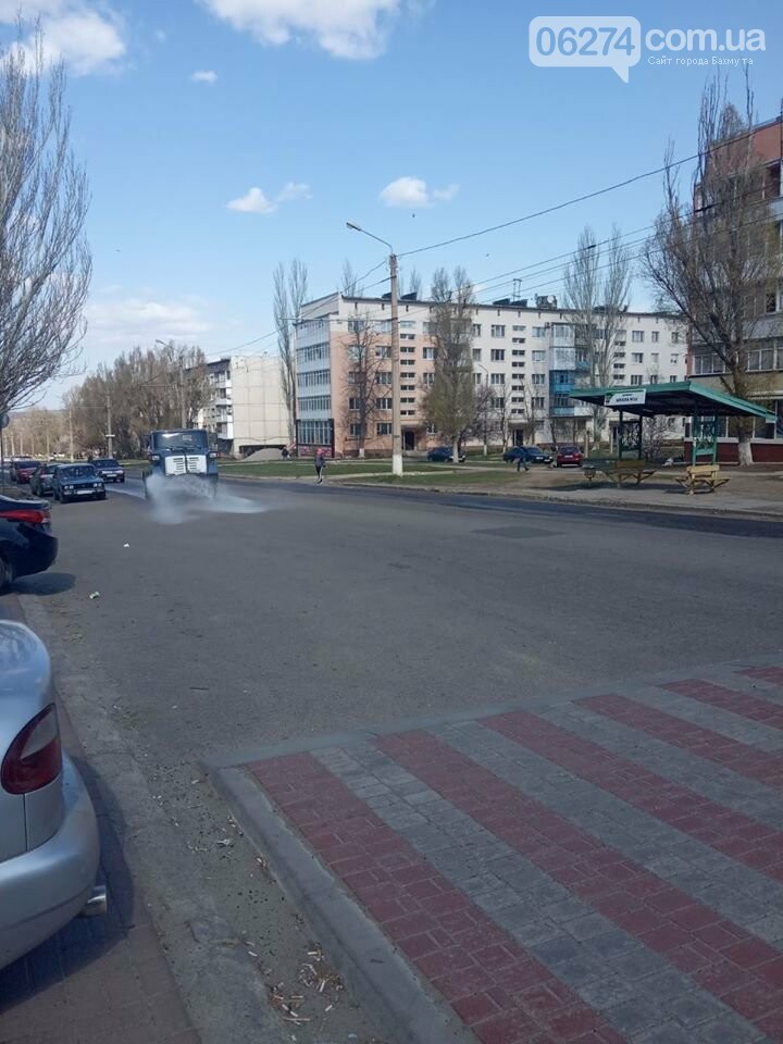 В Бахмуте дезинфицируют дороги и тротуары (ФОТО), фото-13 В Бахмуте дезинфицируют дороги и тротуары (ФОТО), фото-13