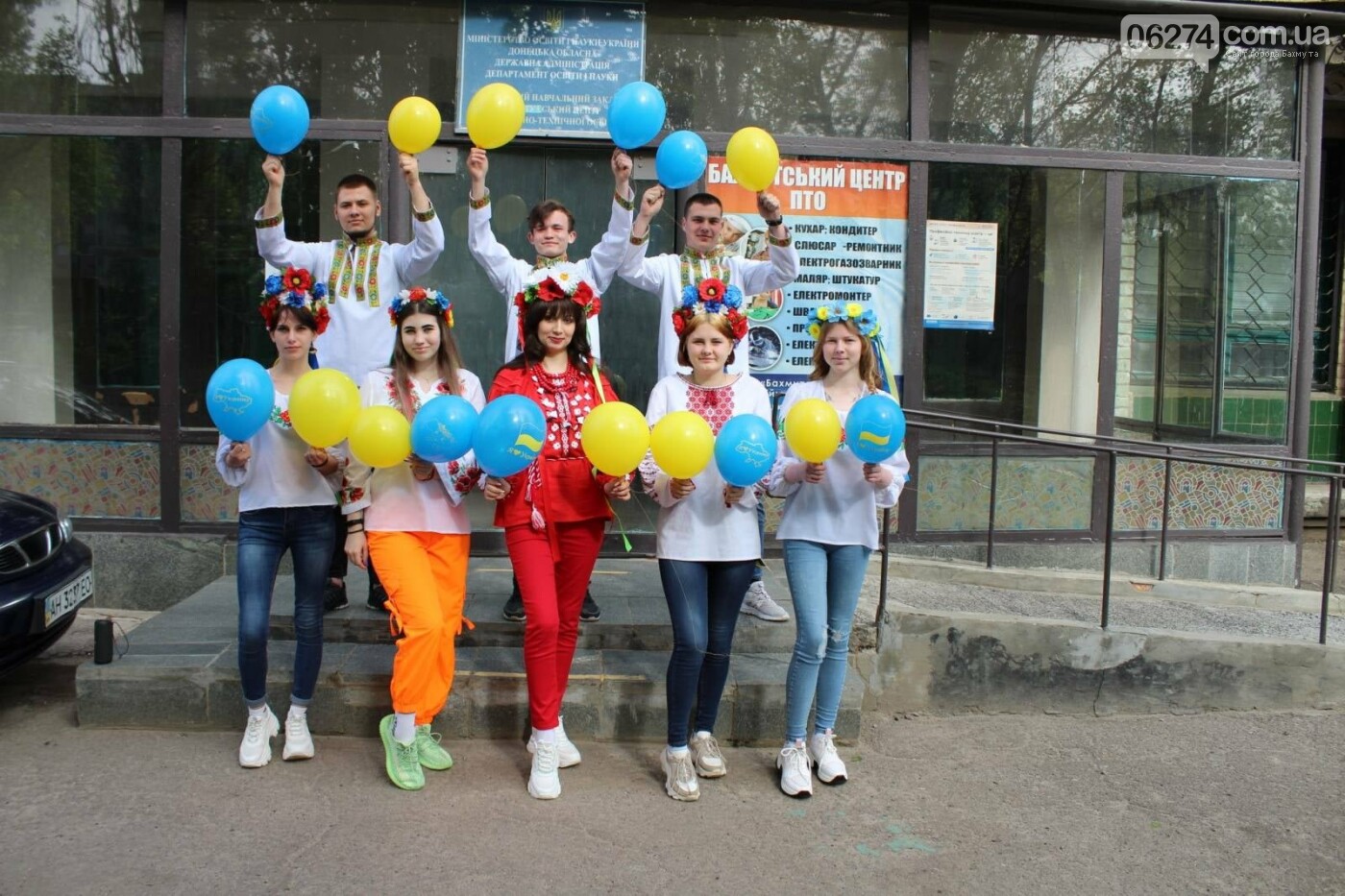 Город в вышиванках: жители Бахмута в соцсетях, фото-4