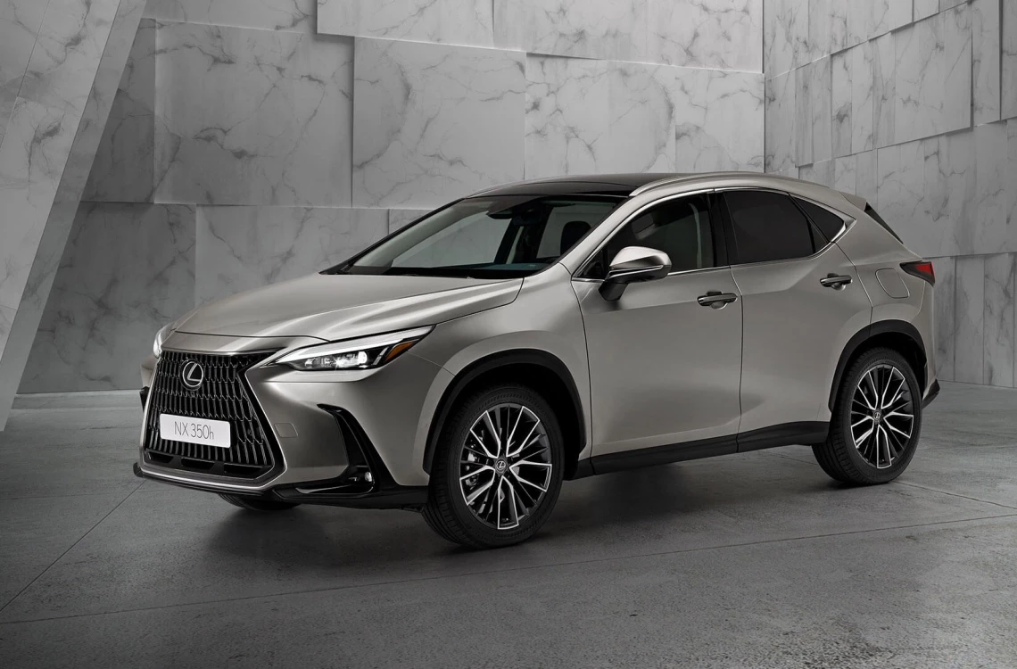Чому Lexus ES залишається одним із найкомфортніших седанів бізнес-класу