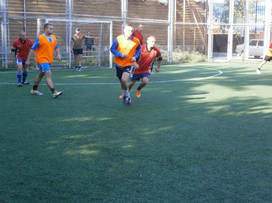 На стадионе «Металлург» открылся турнир по мини-футболу между силовыми структурами города (фото) - фото 1